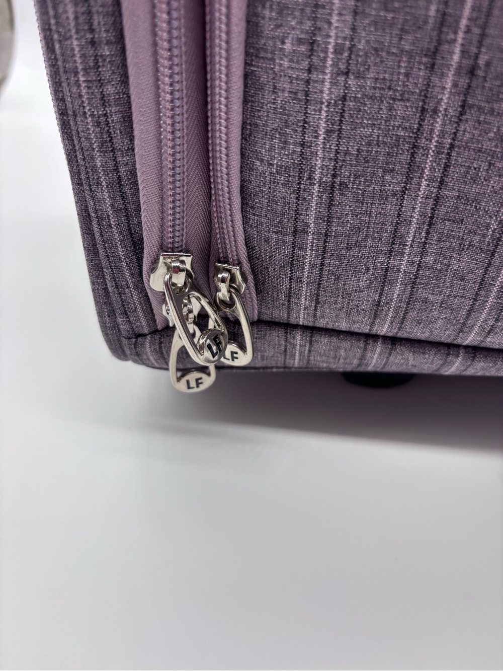 London Fog Lavender Pinstripe Travel Dopp Bag - Picture 3 of 15